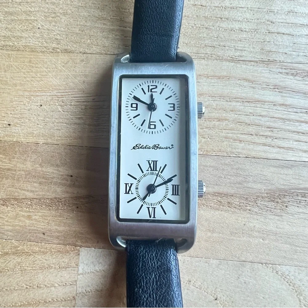 Rare Eddie Bauer ladies silver tone dual time watch NEW BATTERY